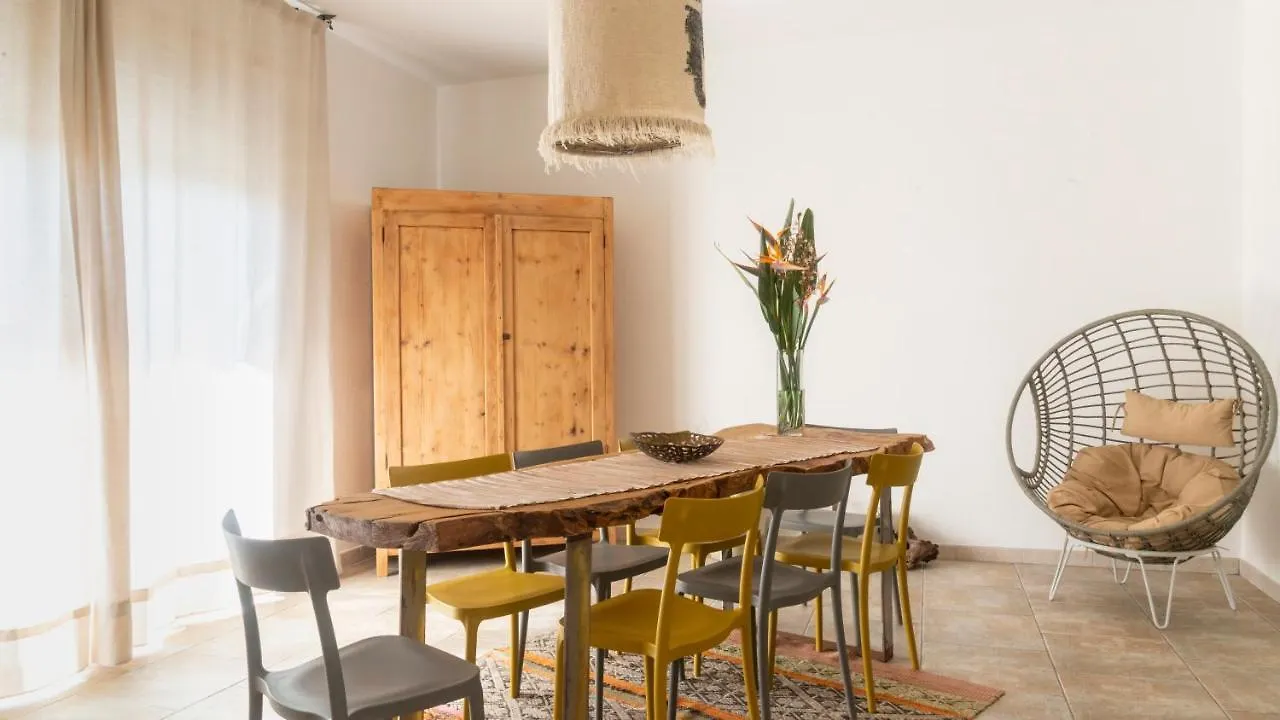 Bed and Breakfast Le Stanze di Patika Tortolì Bed & Breakfast